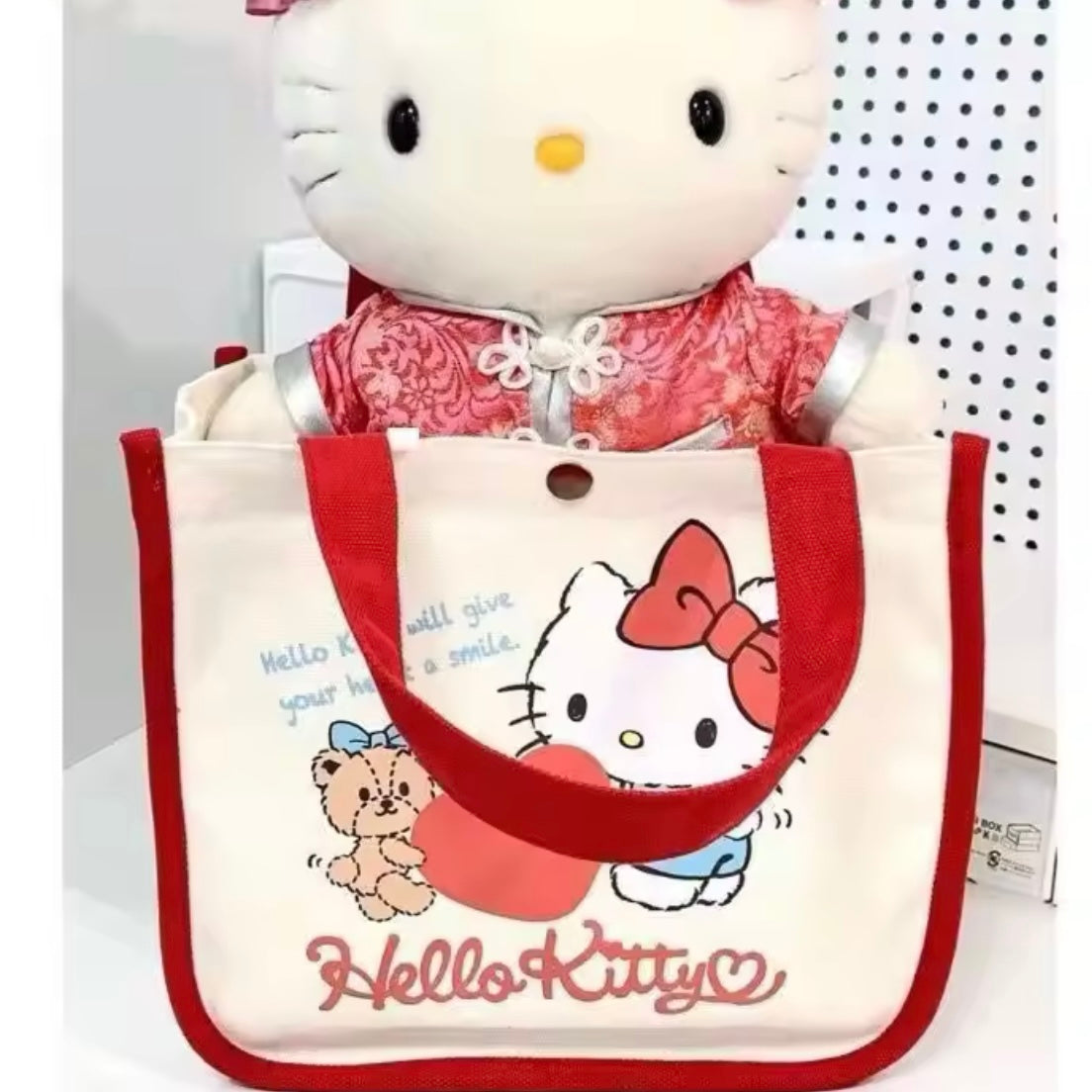 Bolso “Sanrio”. 25x14x23Cms