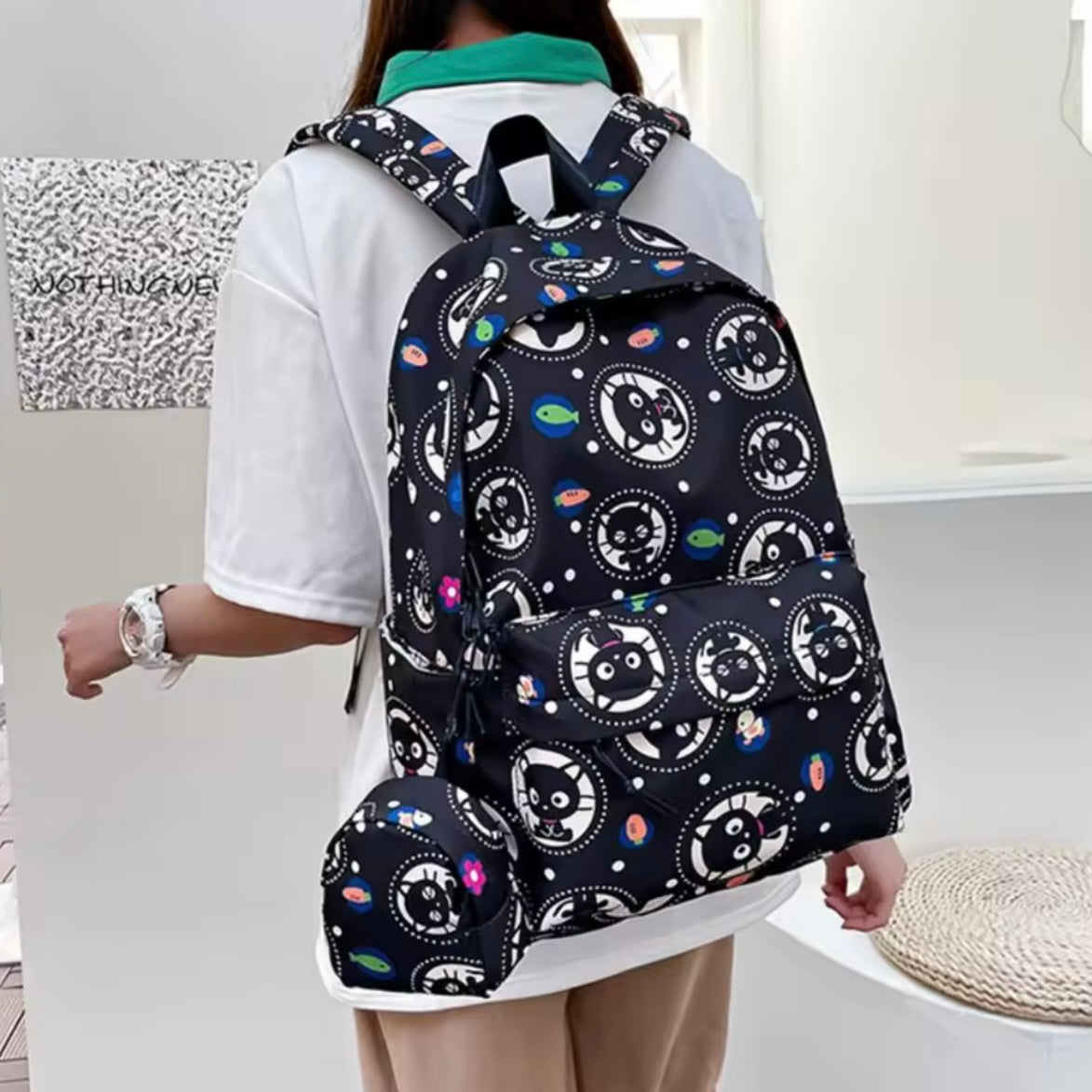 Mochila Impermeable + Monedero “Gatito Negro”. 43x32cms