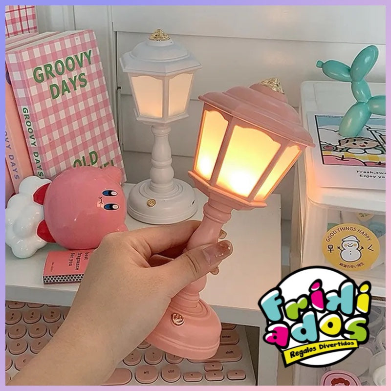 Lámpara de Escritorio “Farol” + Cargador USB. 19x9Cms