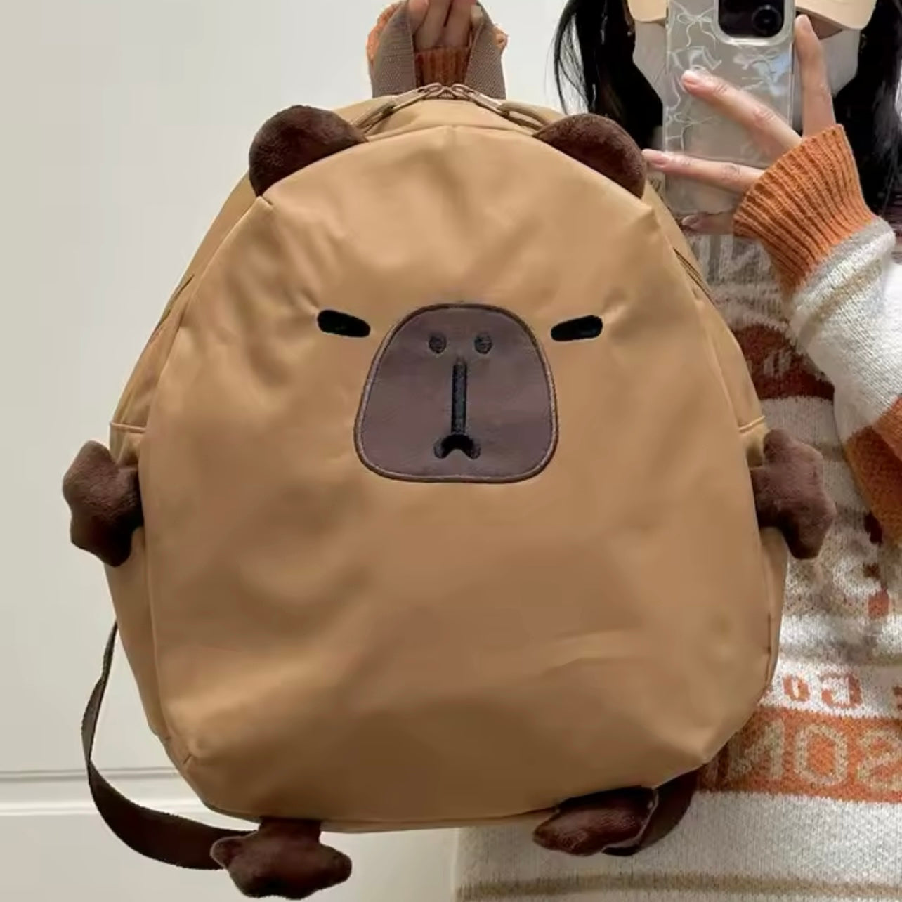 Mochila + Llavero “Capybara”. 38x32cms