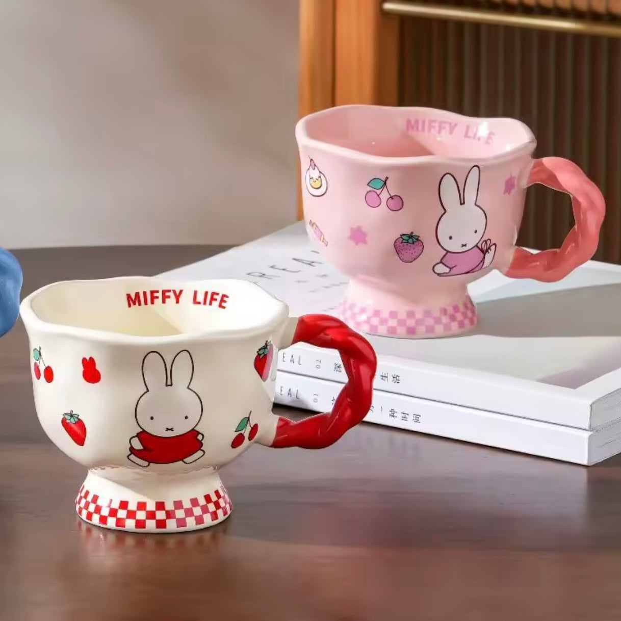Taza “MIFFY”. Material Cerámica