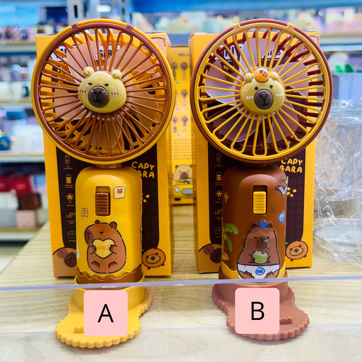 Ventilador “Capybara” + Lámina de Stickers. Cargador USB