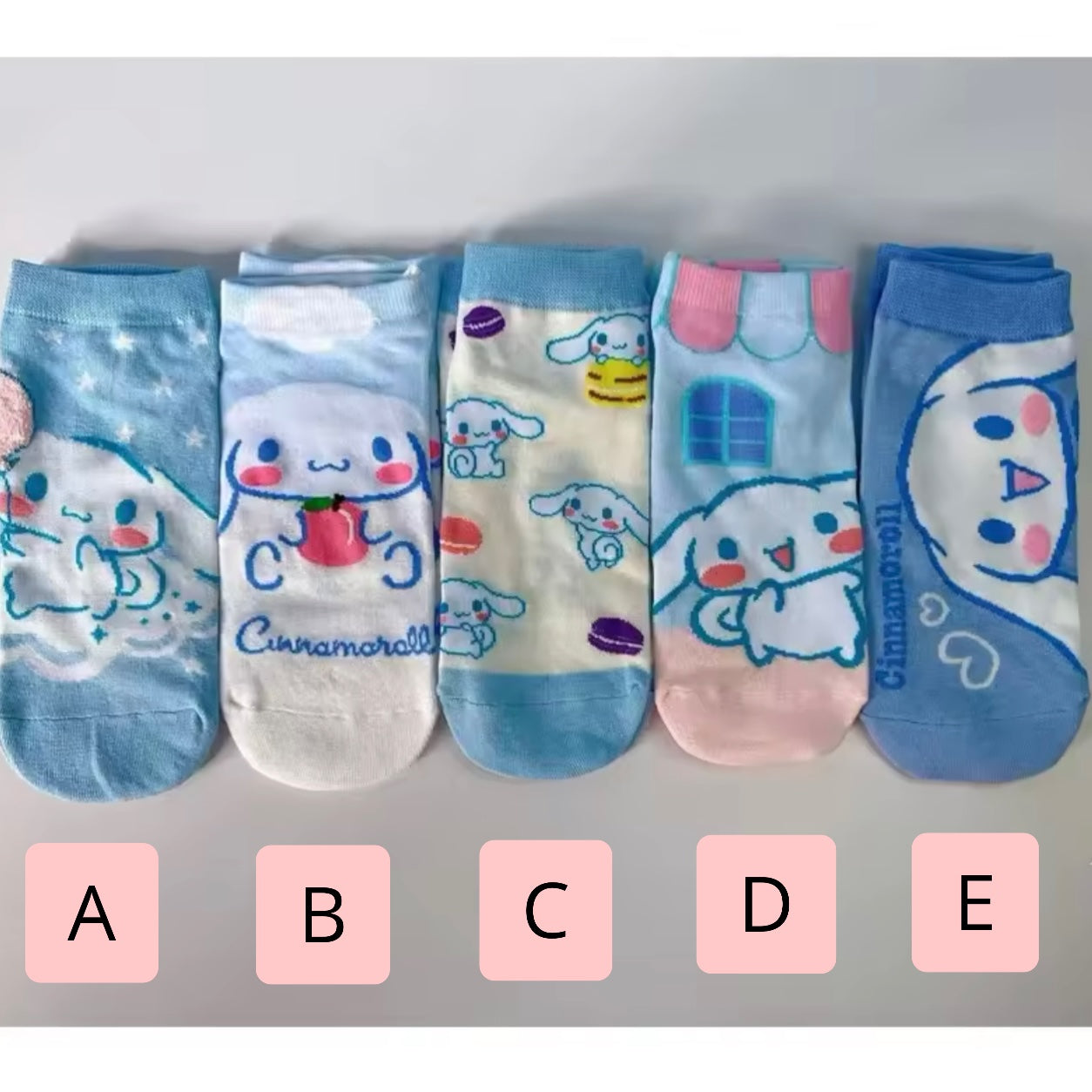 Calcetín “Cinnamoroll Sanrio”. Talla Standard 35-41