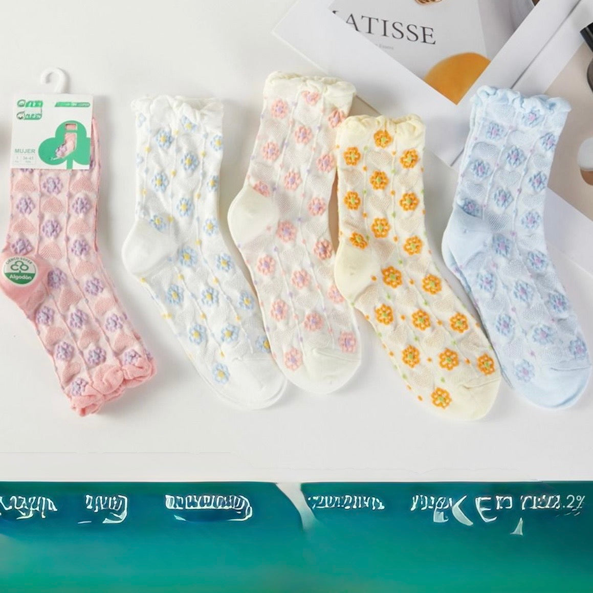 Calcetín “Flores”. Talla Standard (36-42)