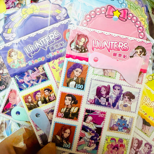 Set 2 Láminas de Sticker + Mini Espátula “Huntrix”