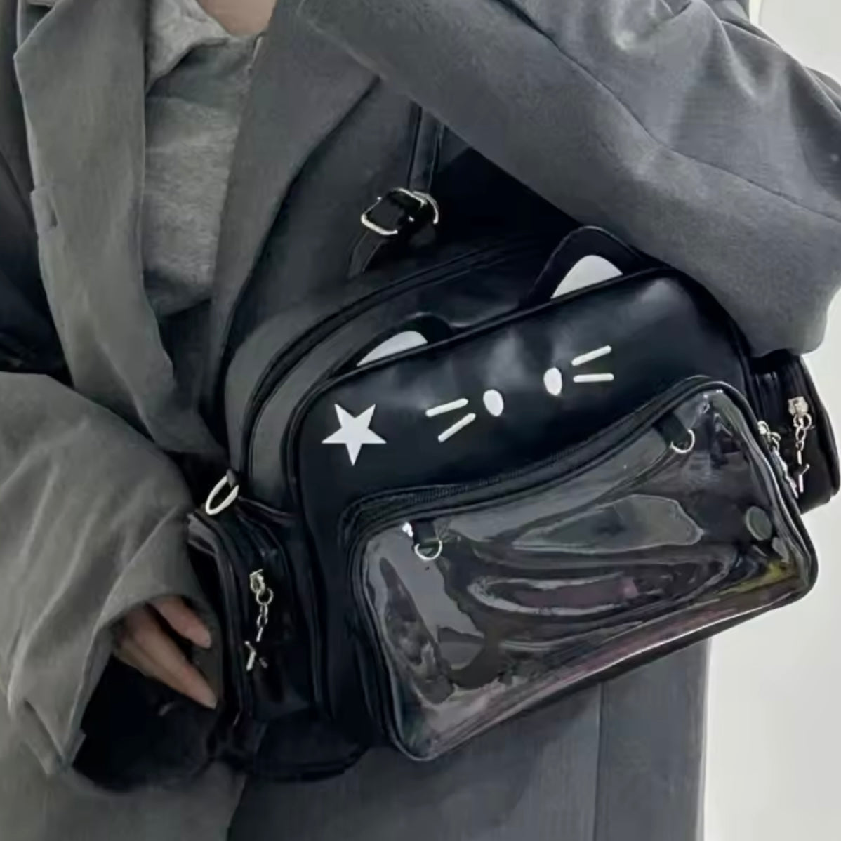 Mochila- Bolso “Gatito”. Material Cuerina 33x24x12cms