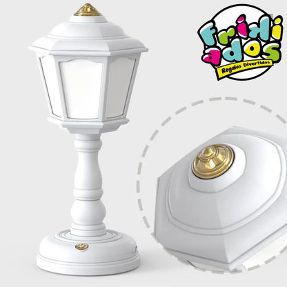 Lámpara de Escritorio “Farol” + Cargador USB. 19x9Cms
