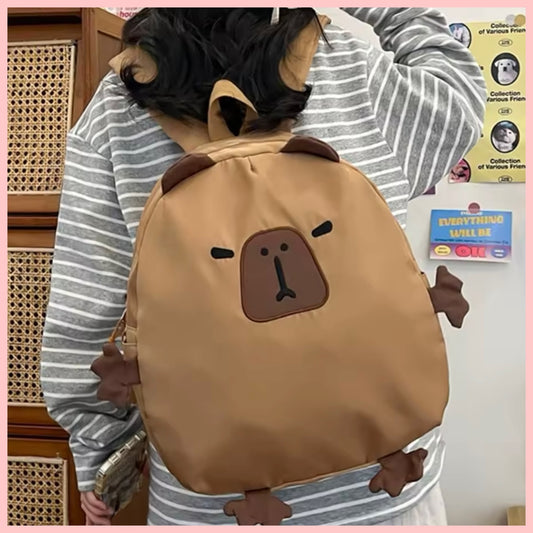 Mochila + Llavero “Capybara”. 38x32cms
