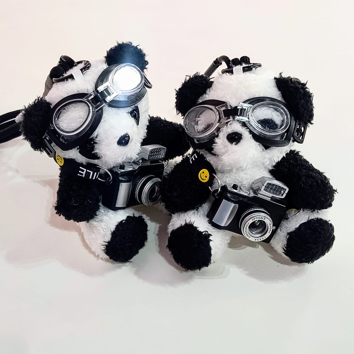 Llavero Felpudo “Panda Viajero”