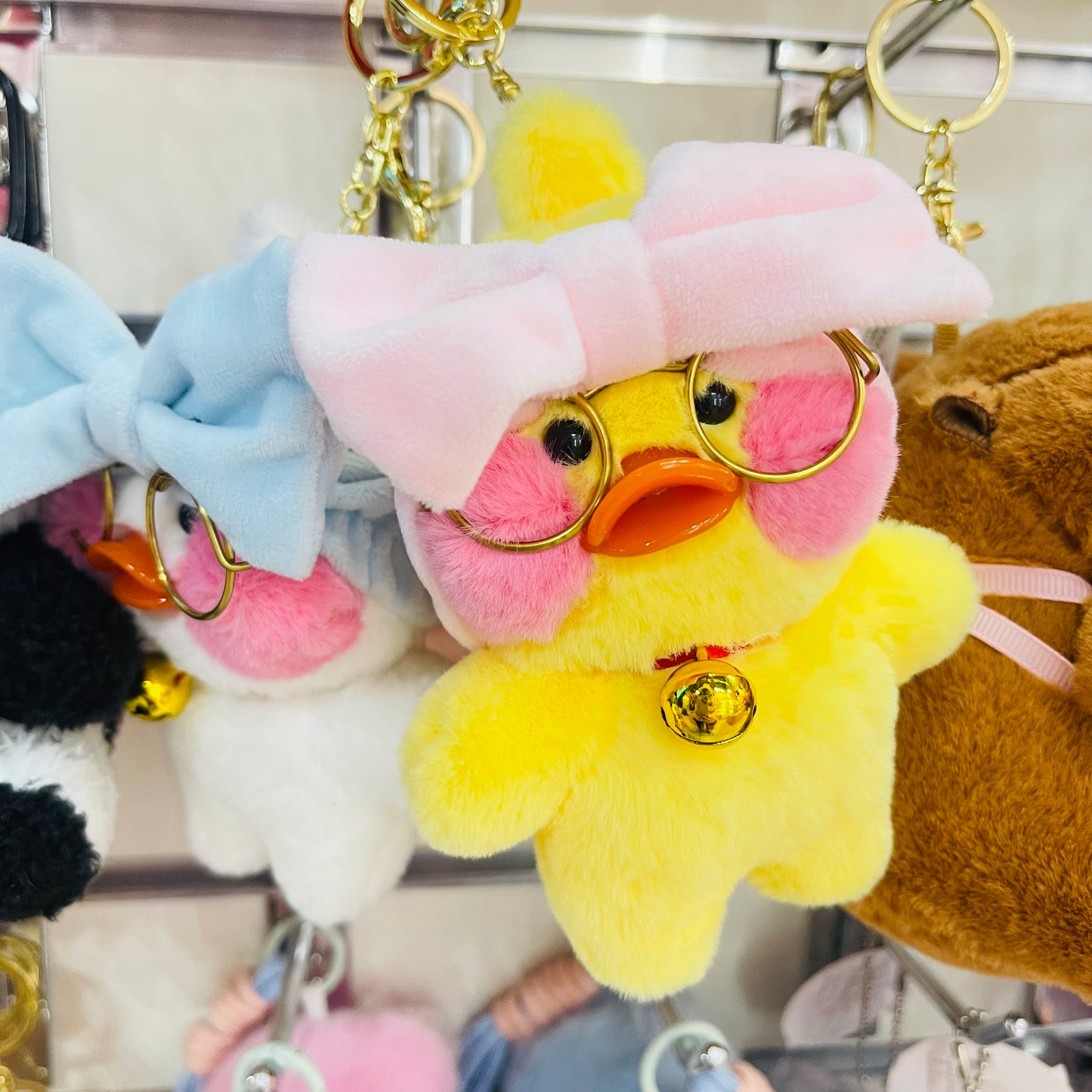 Llavero Felpudo “Pato Lentes”