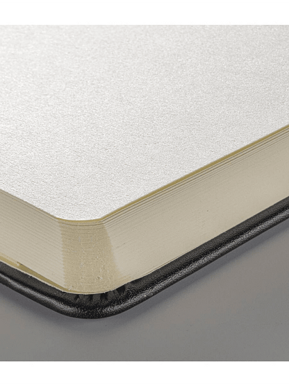 Sketchbook A4 (21x30 cms) hoja blanco crema - Sakura - Frikiados